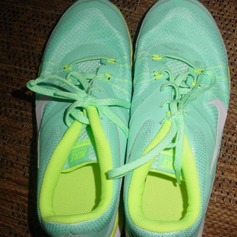 Nike Athletic Shoes Size 10
